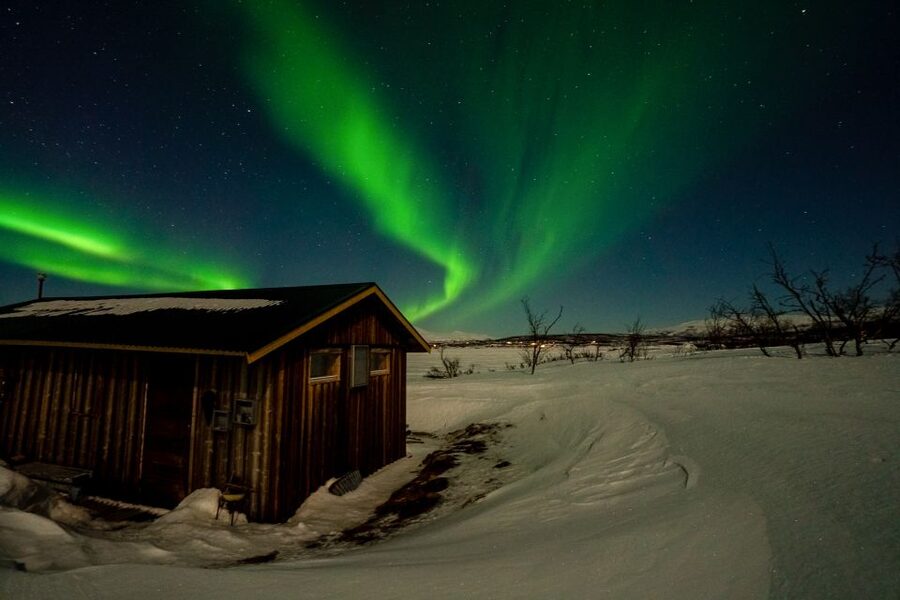Abisko: Aurora Snowshoeing - Learning to walk on snowshoes