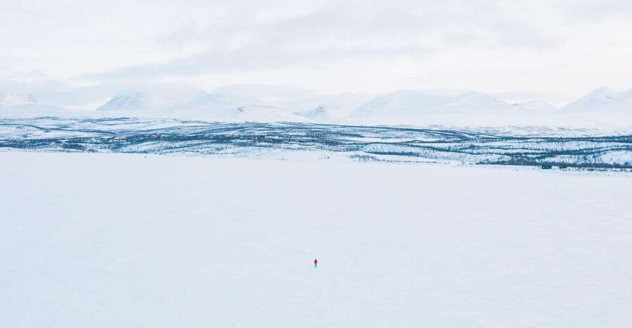 Abisko: Lake Torneträsk Arctic Ice Fishing Trip - What happens during the two hours