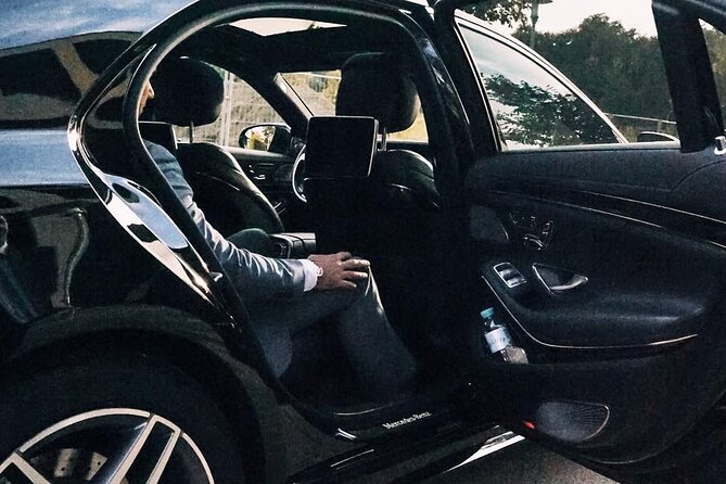 Airport Transfer: Airport ARN to Stockholm by Business Car - Key points for your ARN arrival