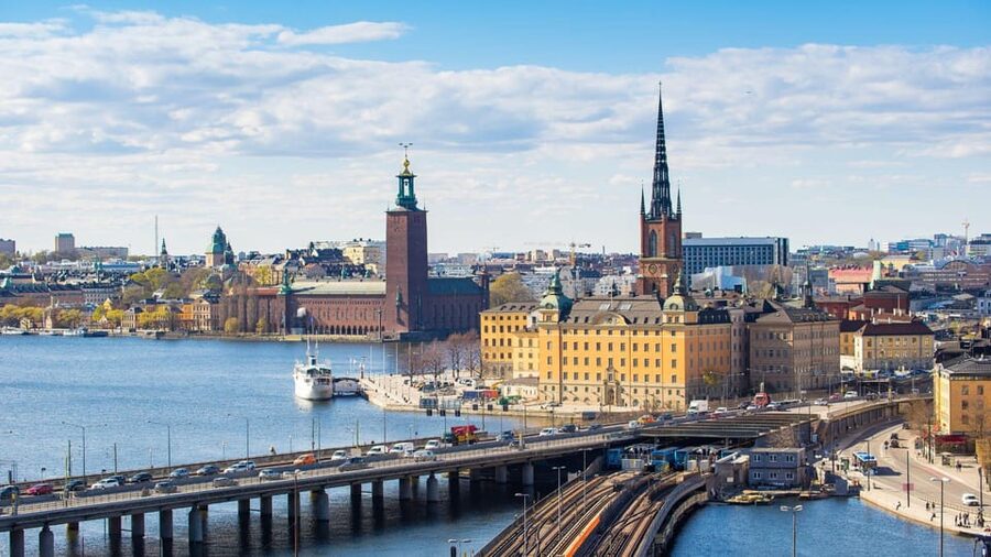 Best of Stockholm: Private Walking Tour with a Local - Choosing between one hour and six