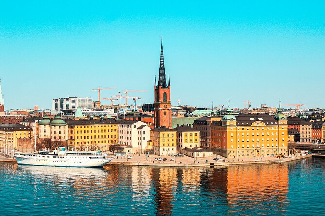 Best of Stockholm Walking Tour-3 Hours, Small Group max 10 people - The Royal Palace is seen from the outside