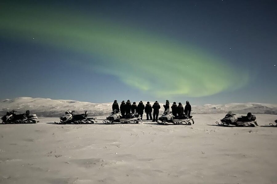 Björkliden/Abisko: Night Sky Snowmobile Tour - The two-hour snowmobile ride to higher ground