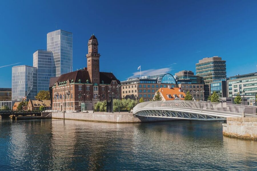 Copenhagen: Full-Day Trip to Malmö by Train - Malmö Castle and the old windmill