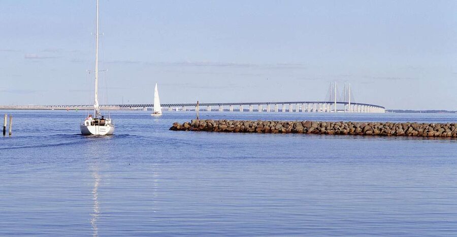 Copenhagen: Tour Across the Øresund Bridge to Lund and Malmö - Malmö Castle and the choice of museums