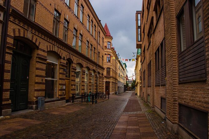 Explore Gothenburg in 60 minutes with a Local - Who should book this Gothenburg walk?