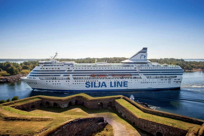 From Stockholm: 3-Day Return Cruise to Helsinki & Breakfast - Choosing between the classic and deluxe cabins