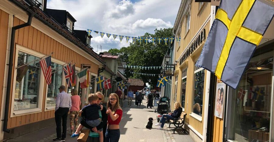 From Stockholm: Guided Day Trip to Sigtuna City - Medieval churches from before 1100
