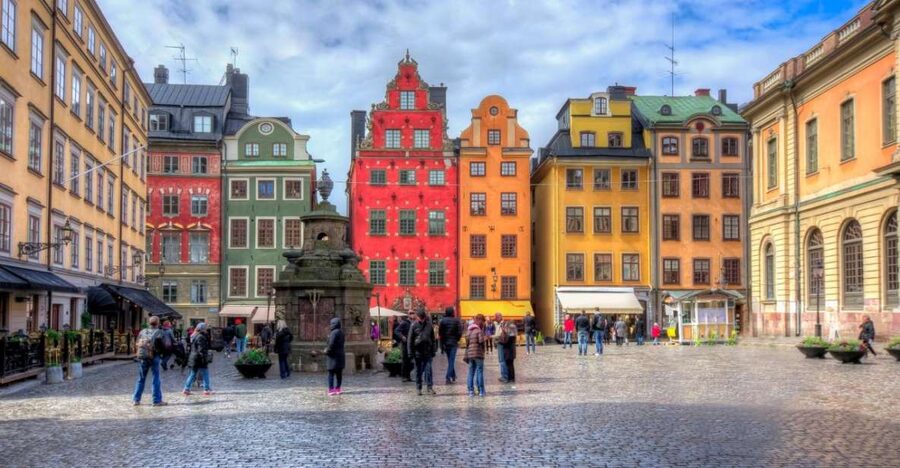 Gamla Stan: Essential Tour of Stockholm - Mårten Trotzigs gränd and the pleasure of getting slightly lost