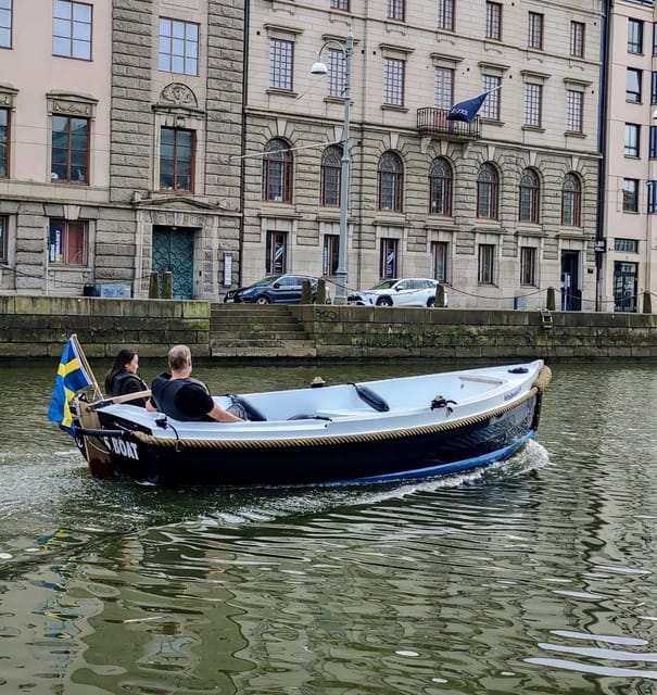 Gothenburg city center: Electric selfdrive boat tour - Barken Viking, Banana Pier, and Betelskeppet