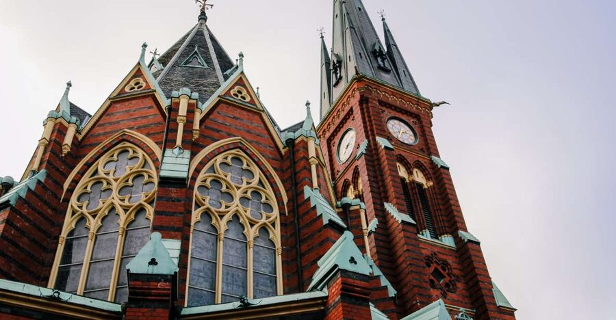 Gothenburg: Express Walk with a Local in 60 minutes - The Fish Church and Gothenburg’s food side