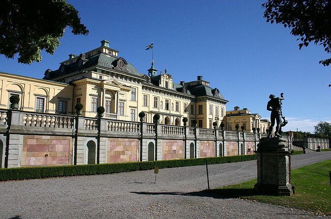 Grand Castle Tour Drottningholm and Gripsholm (private service) - Drottningholm Palace and the modern royal connection