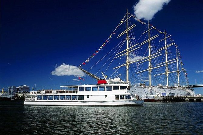 Guided boat tour to Vinga in Gothenburg - The 75-minute crossing is part of the tour