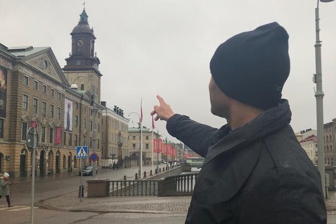 Historical Walking Tour in Restaurant and Bars in Central City - Gustav Adolf’s Square and the city’s early defenses