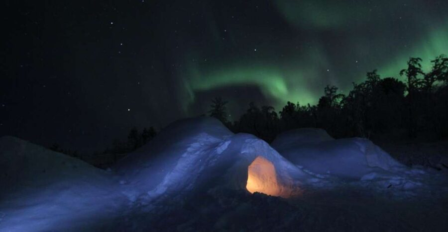 Kiruna: Build your own igloo overnight Tour - Winter gear that makes the night possible
