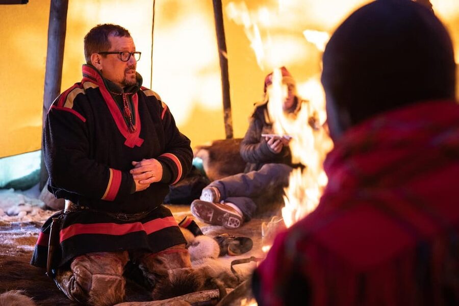KIRUNA: Sami Reindeer Experience - A short reindeer sled ride you steer yourself