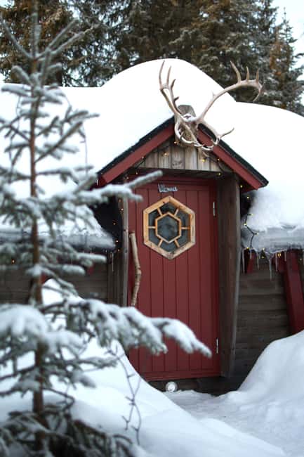 Luleå: Guided Dog Sledding Tour - Fire-made coffee in the grill hut