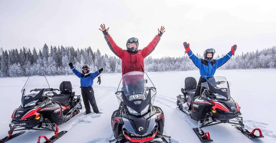 Luleå : Snowmobile - Forest and Ice Nature Tour 2h - Meeting your guide at Brändön Lodge