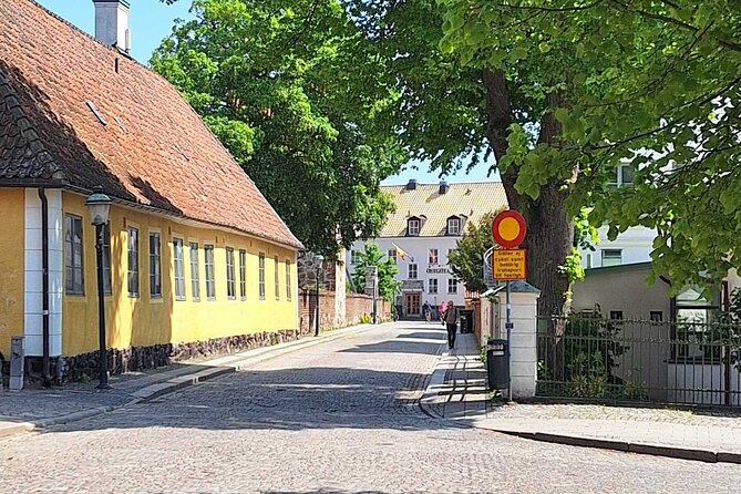 Lund's Medieval and Modern History: A Self-Guided Audio Tour - Lund in one walk, from station to student life