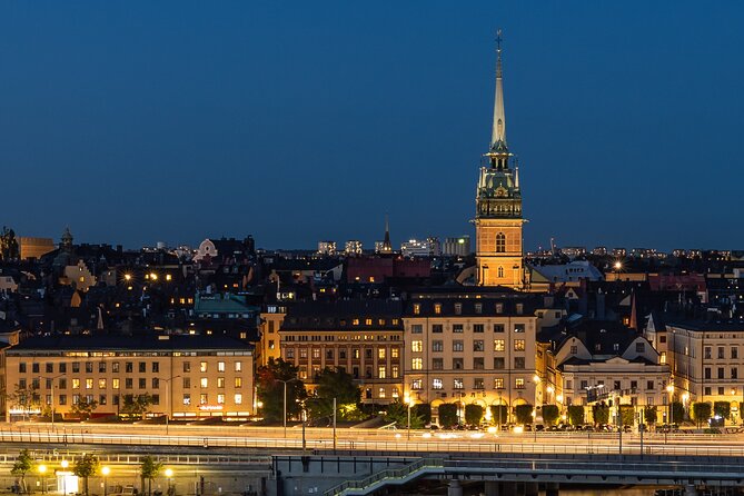 Magical ''Stockholm by Night'' Photo Walk - Turning Low Light Into Creative Material