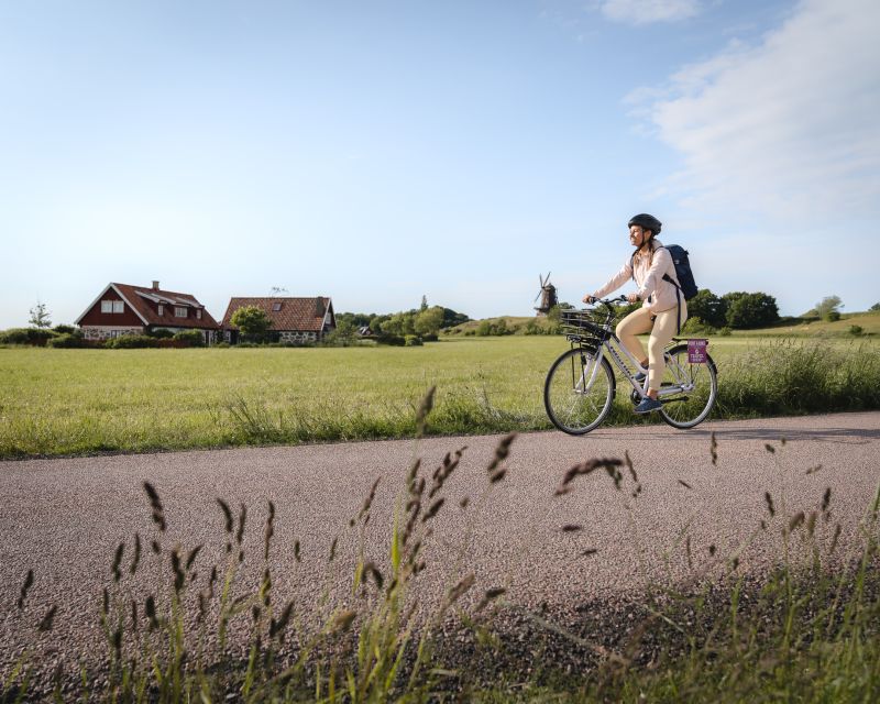 Malmö: City Bike Rental - Reaching Malmö’s best-known tower