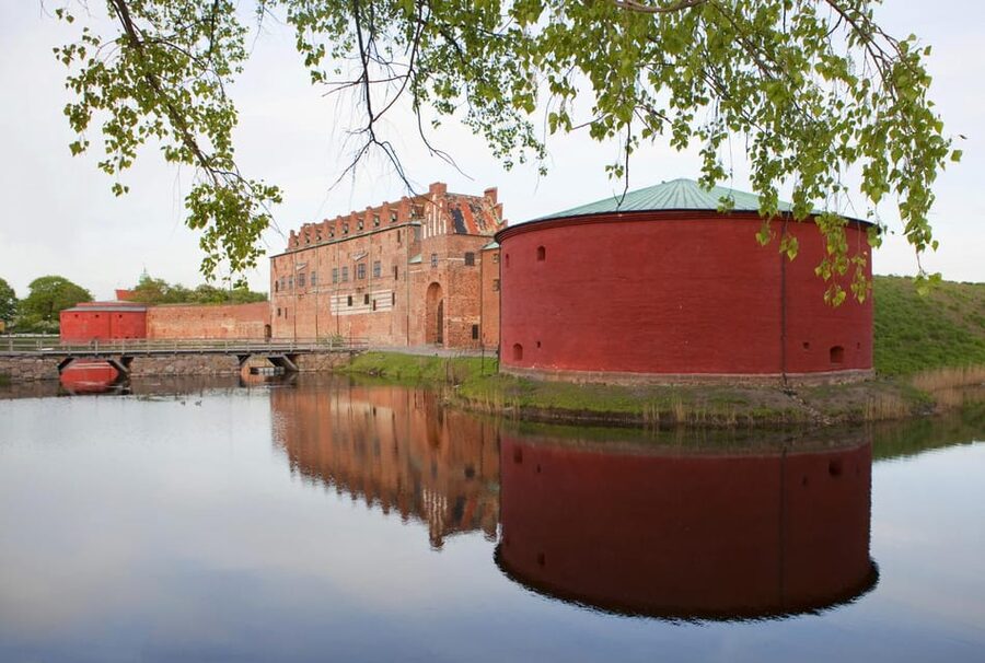 Malmö: Sightseeing and Landmarks tour by bike - A Moving Tour of Old and New Malmö