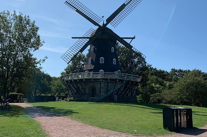 Malmo Walking Tour, 3 hours (small group) - Ribersborgsstranden and the view toward the bridge