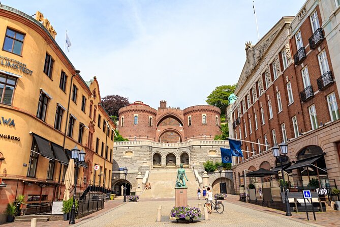 Old Town Helsingborg: Exploration Game and Self-Guided Tour - Dunkers Kulturhus, a modern first stop