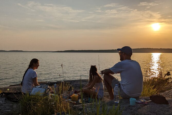PRIVATE Sunset Kayaking in Stockholm Archipelago Nature Reserve - Choosing a kayak for your own pace