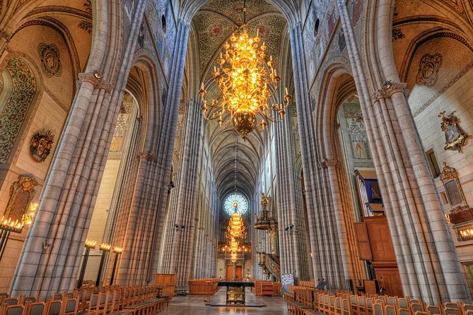 ROYAL Uppsala and VIKING Sigtuna PRIVATE Tour - The final hour of panoramic Stockholm sights