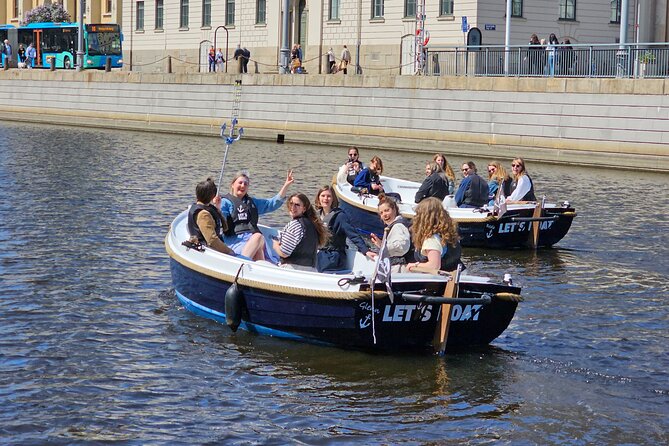 Self Drive Electric Boat in the Canals - Key points to know before you book