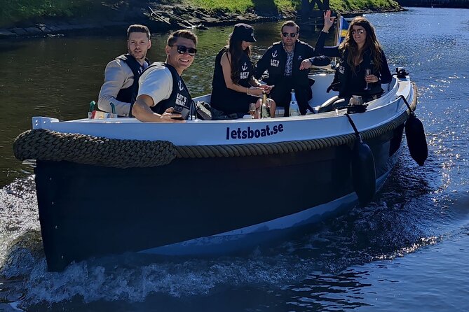Self Drive Electric Boat in the Canals - The value of a self-guided city tour