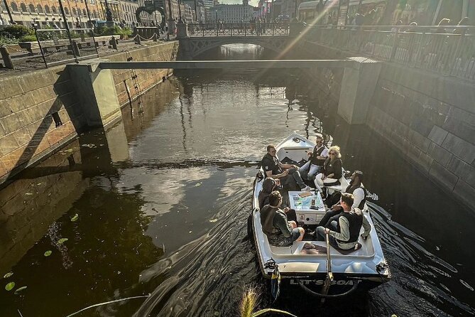 Self Drive Electric Boat in the Canals - The start-up process deserves your attention