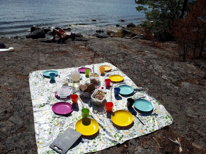 Stockholm: 1, 2, or 3-Day Kayaking Tour in the Archipelago - Seeing Stockholm from a two-person kayak