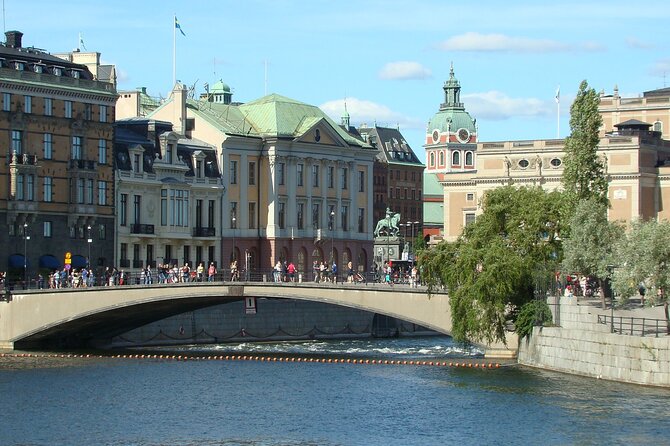 Stockholm- A Beauty On The Water: Old Town Walking Tour and Boat Trip Combined - Parliament, bridges, and the machinery of government
