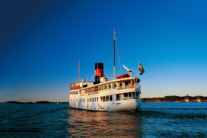 Stockholm Archipelago Cruise with Guide - From Strandvägen into Stockholm’s waterways
