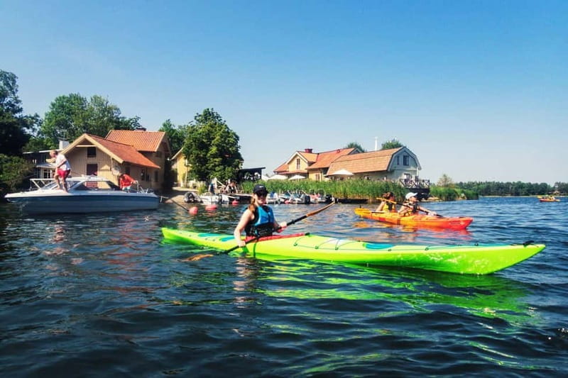 Stockholm: Archipelago Islands Kayak Tour and Outdoor Picnic - The briefing and your first paddle