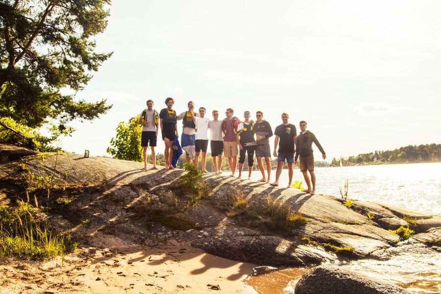 Stockholm: Archipelago Islands Kayak Tour and Outdoor Picnic - What the guides add to the day