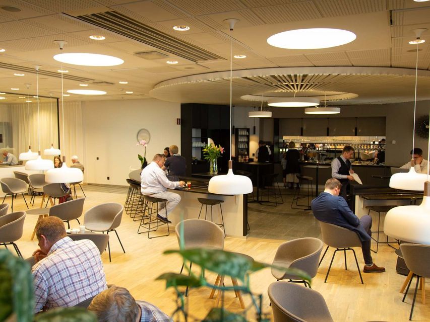 Stockholm Arlanda Airport (ARN): Premium Lounge Entry - Entering the lounge after security