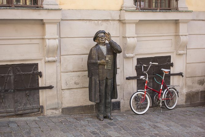 Stockholm Art Tour with a Local Expert: 100% Personalized & Private - Norrmalm galleries for a more traditional art outing