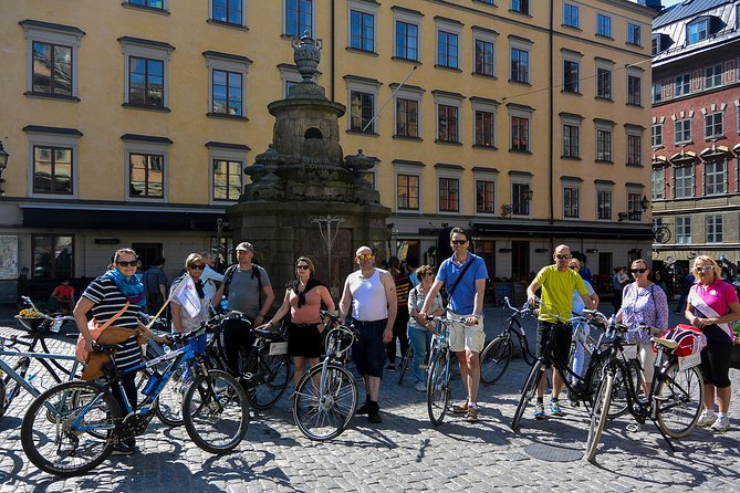 Stockholm at a Glance Bike Tour - Quiet streets and houses from the 1600s