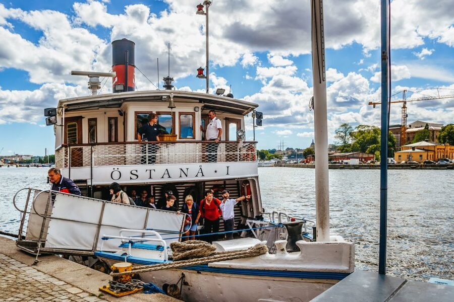 Stockholm: City Archipelago Sightseeing Cruise with Guide - Food, drinks, and comfort onboard