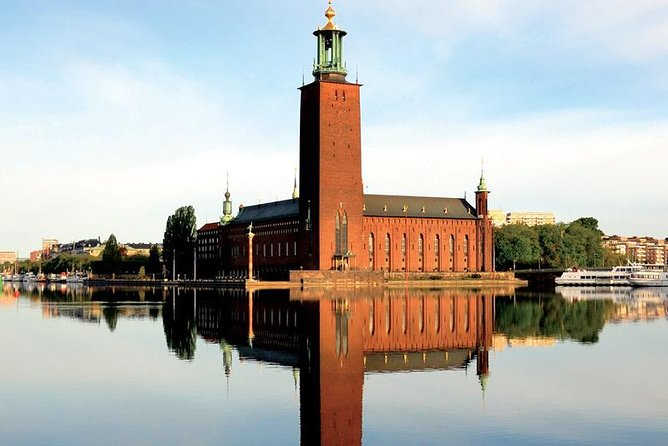 Stockholm City Tour + VAASA Museum VIP car (private service) - A three-hour introduction to Stockholm