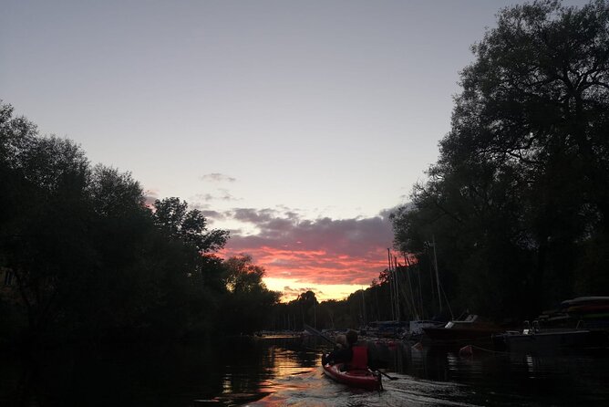 Stockholm Evening Kayak with BBQ - Small Group - Why this kayak trip feels different from a city sightseeing cruise