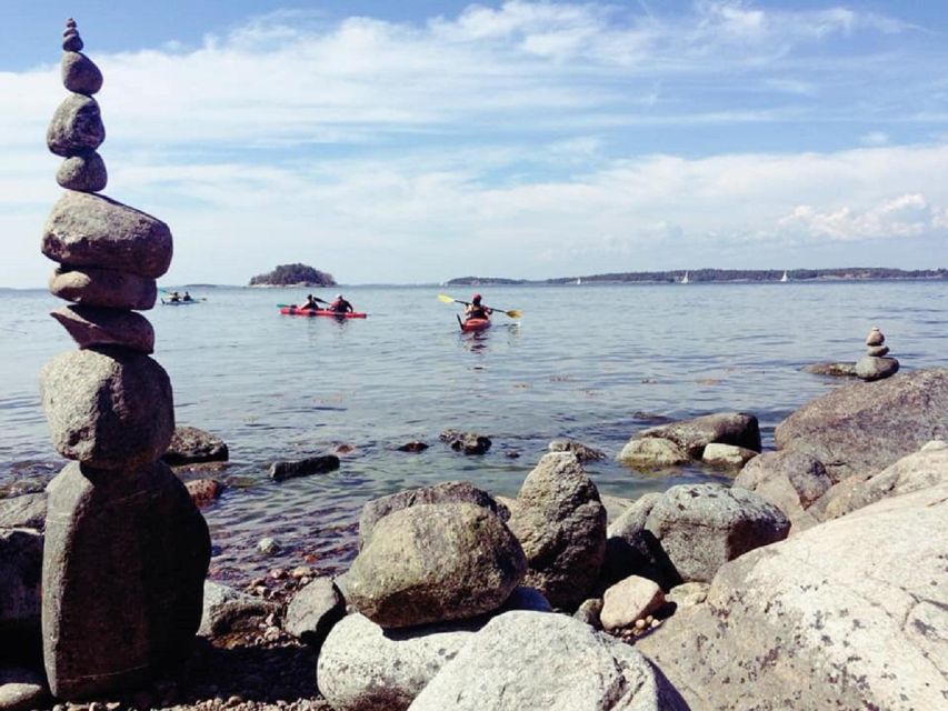 Stockholm: Full-Day Archipelago Kayaking Adventure - A private-island lunch break
