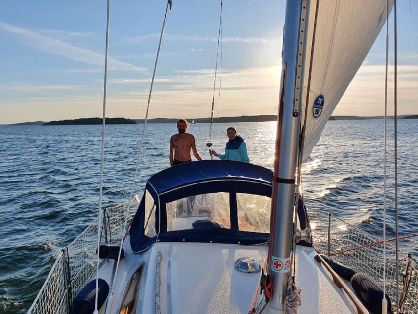 Stockholm: Full Day Archipelago Sailing Tour with Lunch - Lunch in a sheltered bay