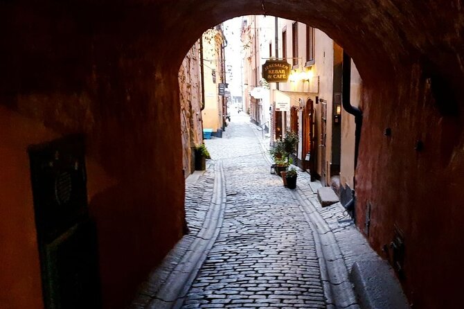 Stockholm Ghost Hunt: Self-Guided Tour and Puzzle Adventure - What the app changes about the experience