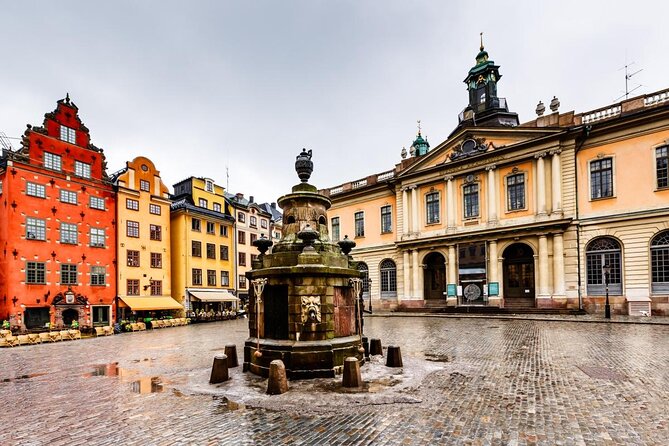 Stockholm Ghost Hunt: Self-Guided Tour and Puzzle Adventure - Bonde Palace and the Royal Palace
