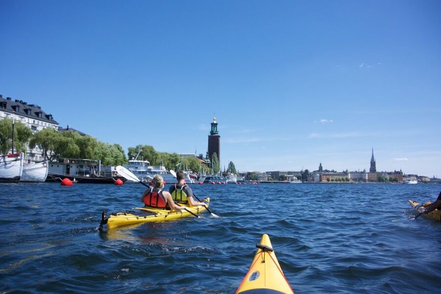 Stockholm: Guided Kayak City Tour & Optional Midsummer Meal - Why Stockholm is best understood from a kayak