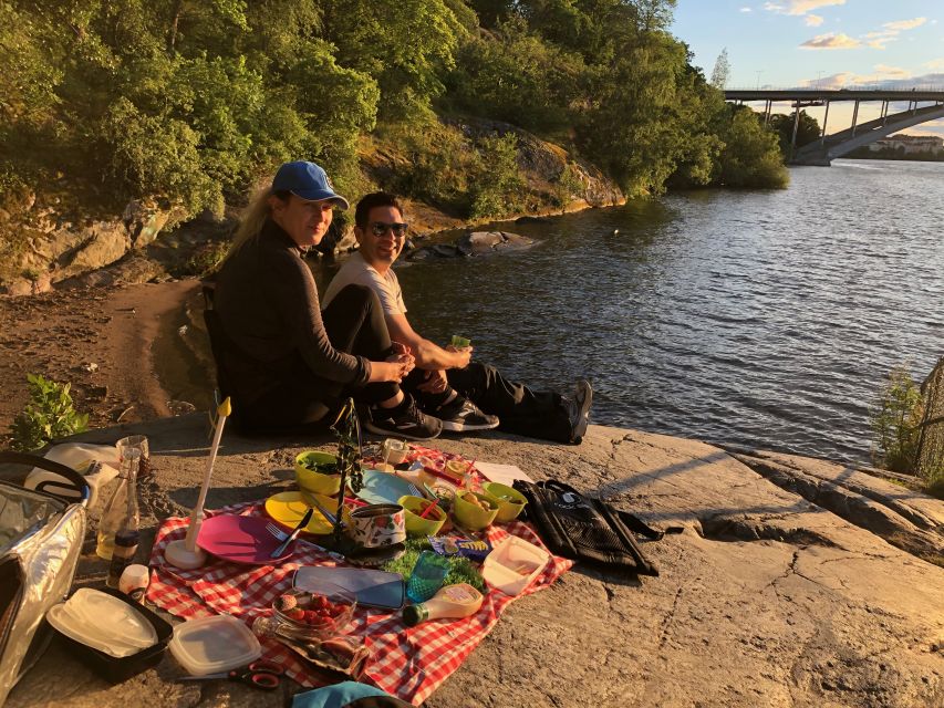 Stockholm: Guided Kayak City Tour & Optional Midsummer Meal - How difficult is the paddling?