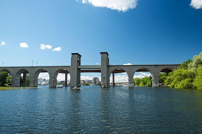 Stockholm: Highlights Boat Tour - The audio guide and how to use it